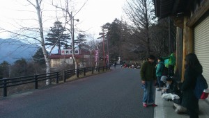 三峰神社　列